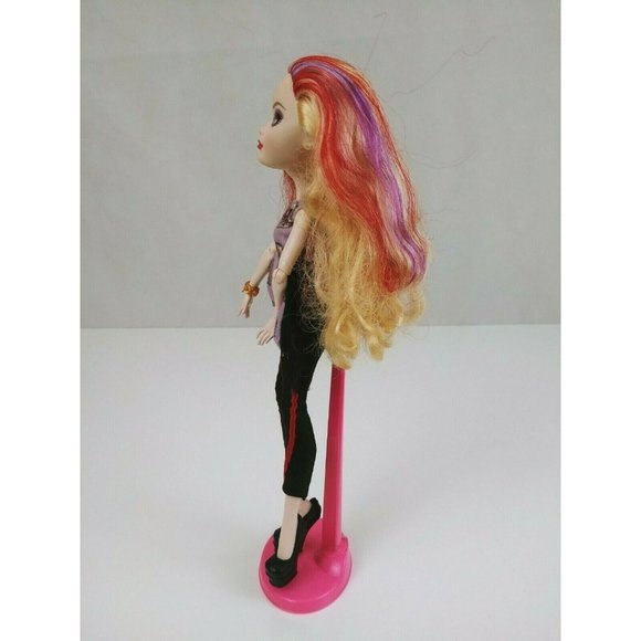 Ever After High 10.5" Doll Apple White School Pep Rally - Picture 4 of 6